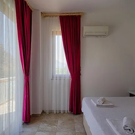 فيلة With Jacuzzi And Children's Play Area For 10 People In Mugla, - Awz170